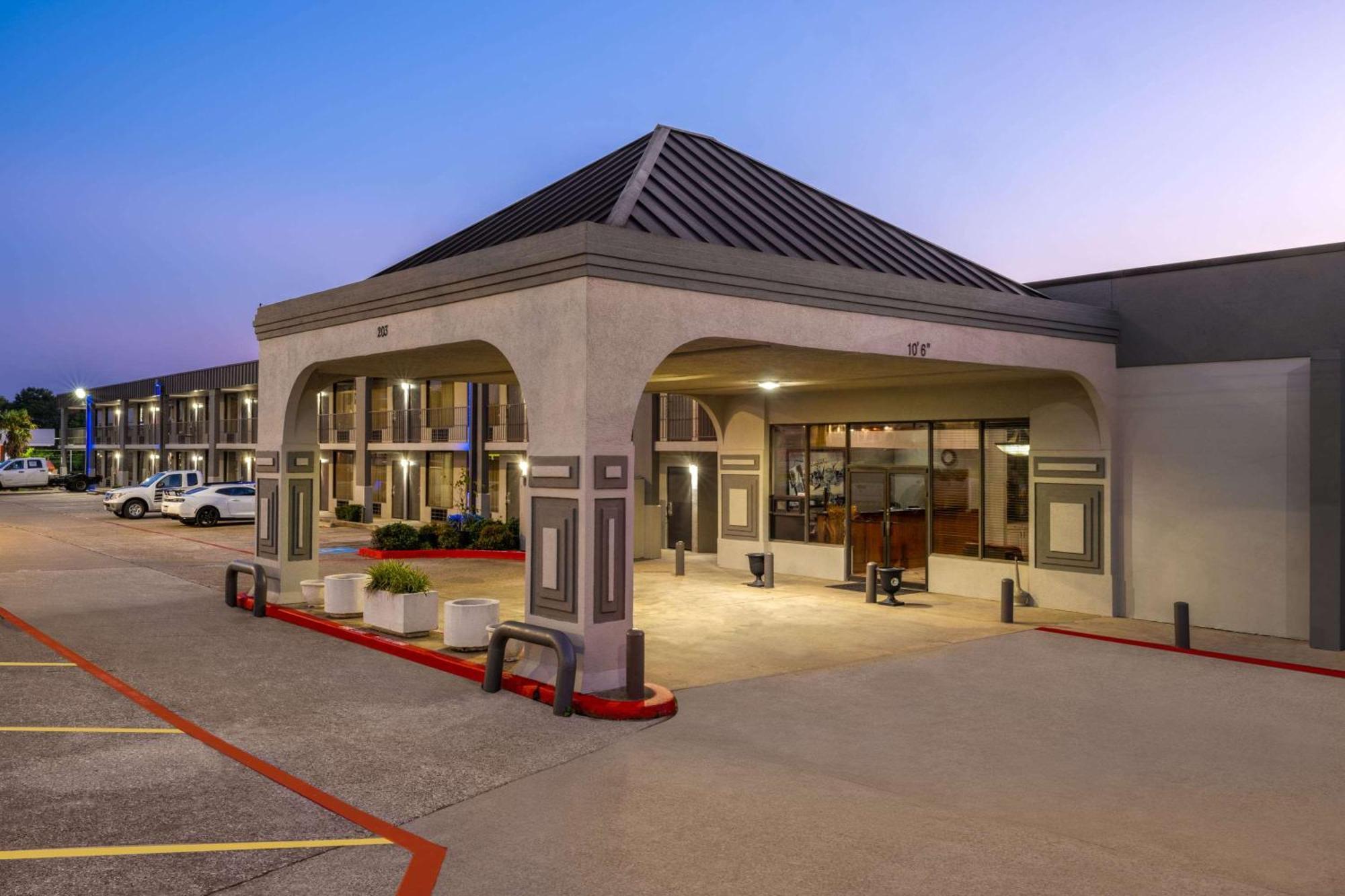 Super 8 By Wyndham Longview/North Motel Eksteriør billede